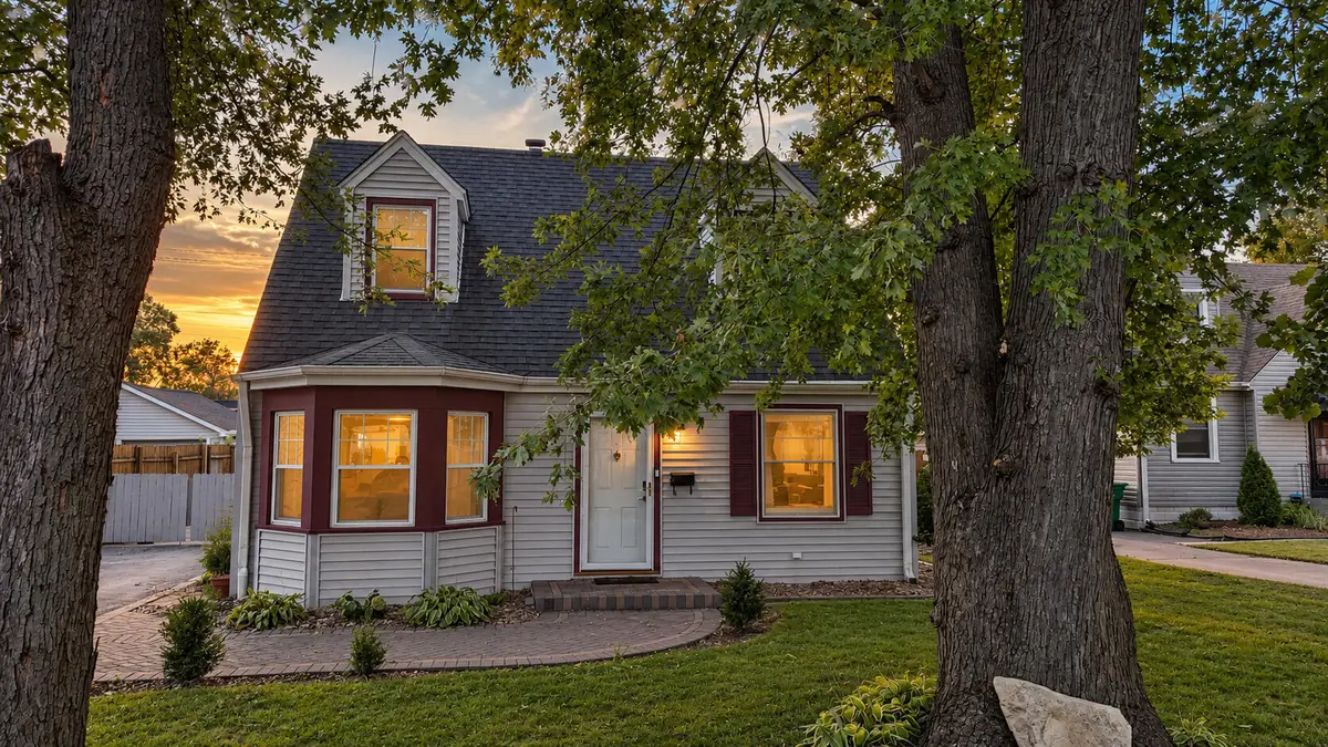 8934 Bunker Hill Drive, Munster, IN 46321 - #1