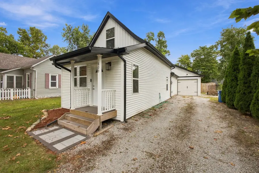 809 Azalea Street Se, Demotte, IN 46310 - #3