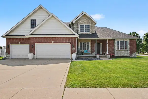 5911 Wildrose Lane, Schererville, IN 46375