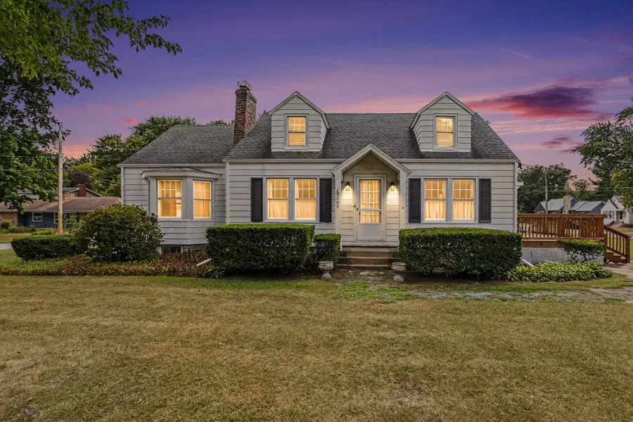 2703 Greenwood Avenue, Trail Creek, IN 46360 - #2