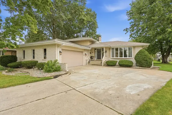 526 Cedar Court, Munster, IN 46321
