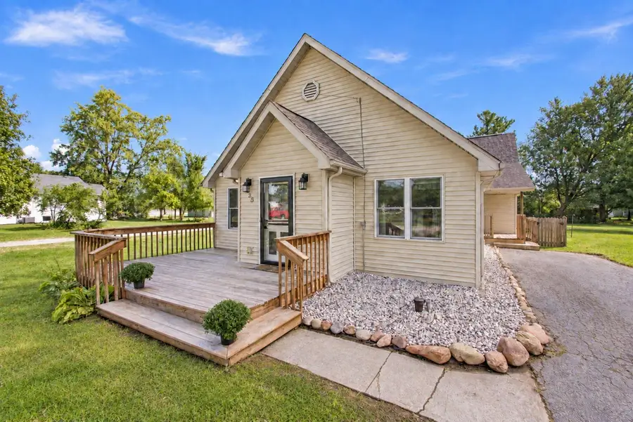 825 Carnation Street Se, Demotte, IN 46310 - #2