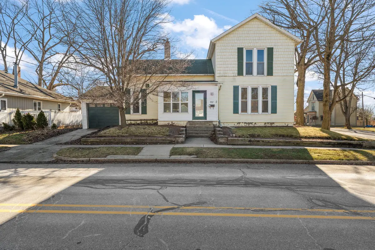 557 W Chicago Street, Valparaiso, IN 46385 - #1