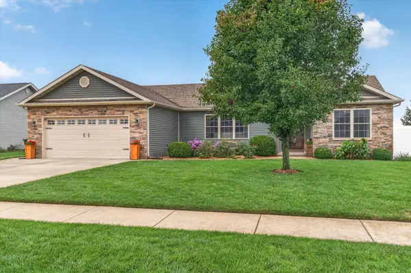 320 Juniper Street Nw, DeMotte, IN 46310