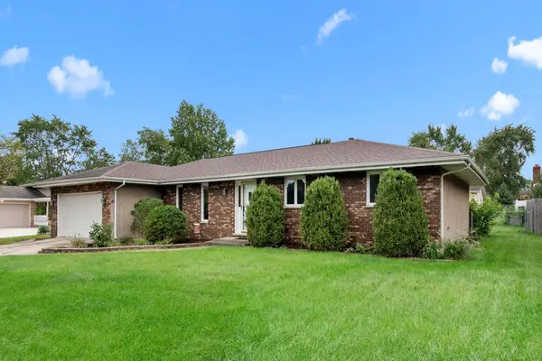 1117 E Greenwood Avenue, Crown Point, IN 46307