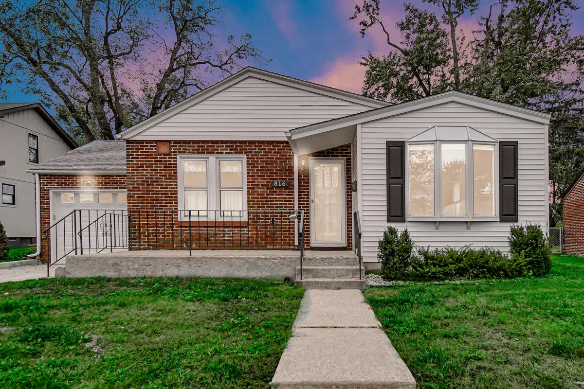 816 E Jefferson Street, Valparaiso, IN 46383 - #1