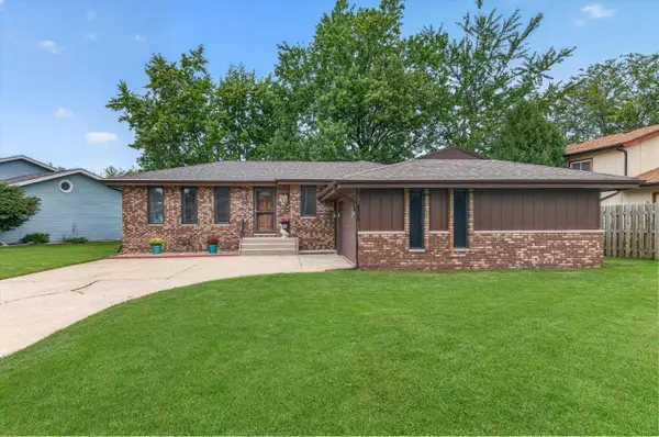 5038 W 87th Place, Crown Point, IN 46307