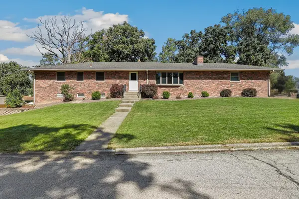 402 Iroquois Street, Schererville, IN 46375