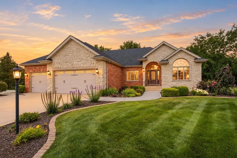 910 Hawk Circle, Crown Point, IN 46307 - #2