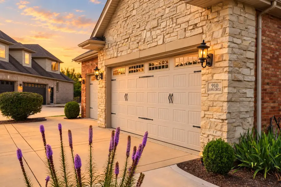 910 Hawk Circle, Crown Point, IN 46307 - #3