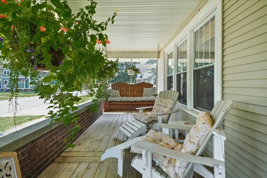 105 N Greenwich Street, Valparaiso, IN 46383 - #2