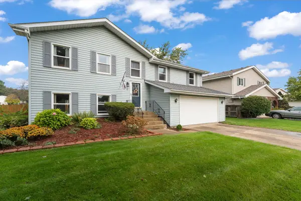 1250 Woodhollow Court, Schererville, IN 46375
