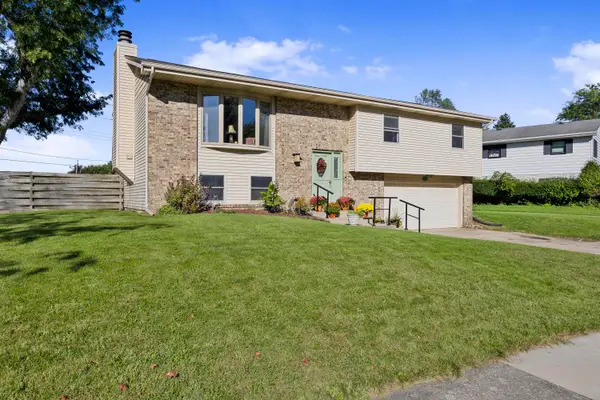 214 Omega Drive, Crown Point, IN 46307