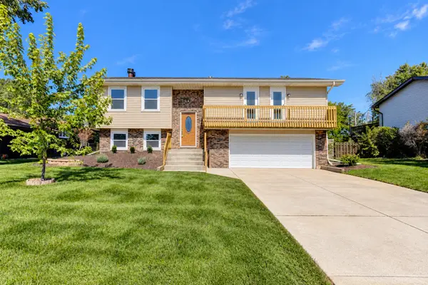 952 Hanover Lane, Dyer, IN 46311