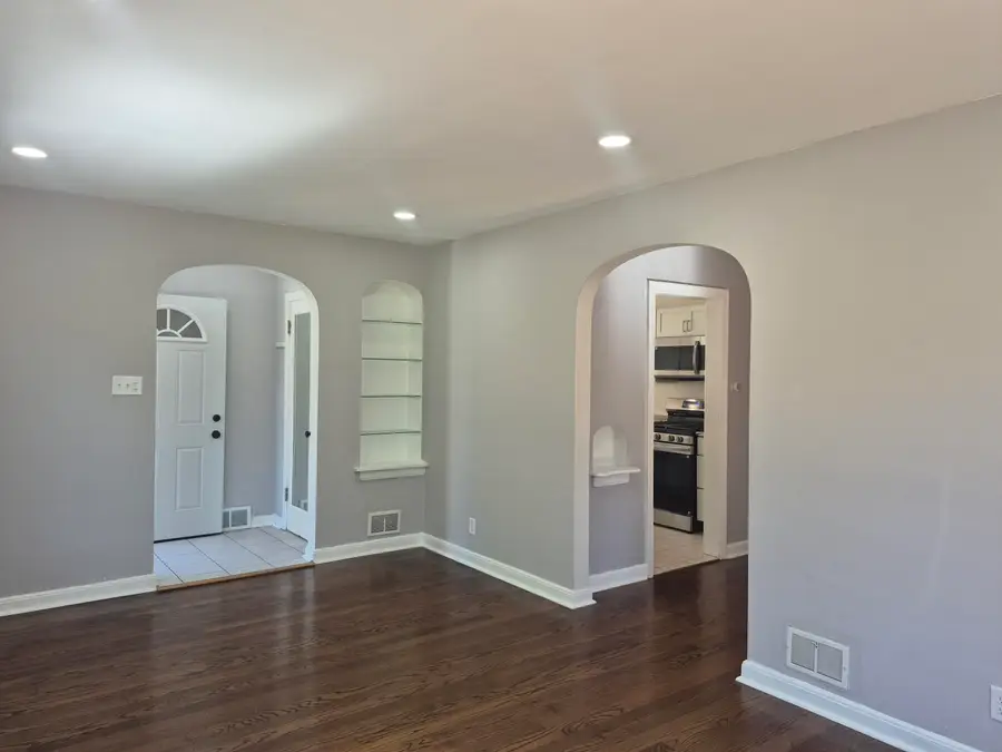 561 W Taft Street, Gary, IN 46404 - #3