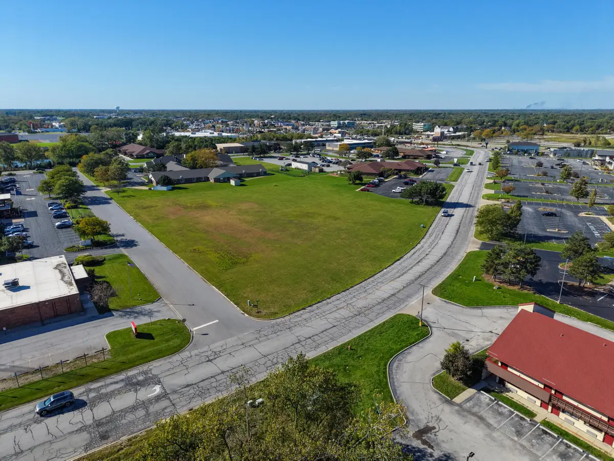 780 E 83rd Avenue, Merrillville, IN 46410 - #1