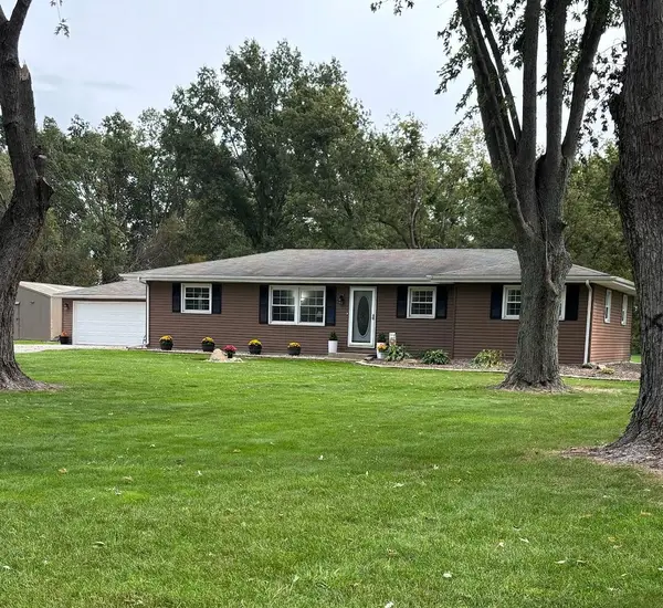 1031 N 200 W, Valparaiso, IN 46385