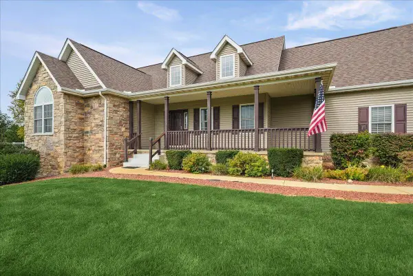 104 Matt Ridge, Valparaiso, IN 46383