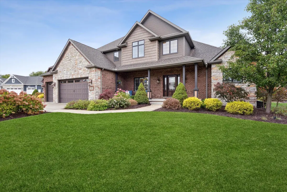 421 W Sandhurst Drive, Valparaiso, IN 46385 - #1