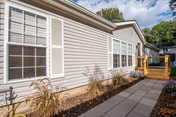 5310 5th Avenue, Valparaiso, IN 46383