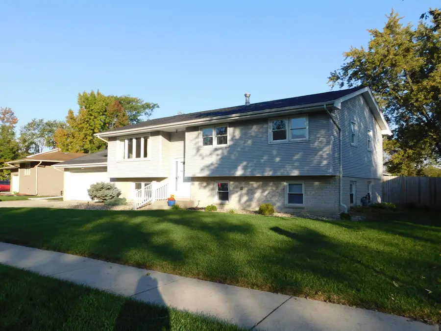 3014 W 60th Drive, Merrillville, IN 46410 - #2
