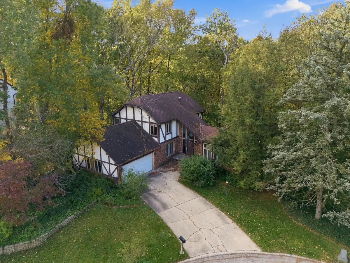 401 Shorewood Court, Valparaiso, IN 46385 - #1