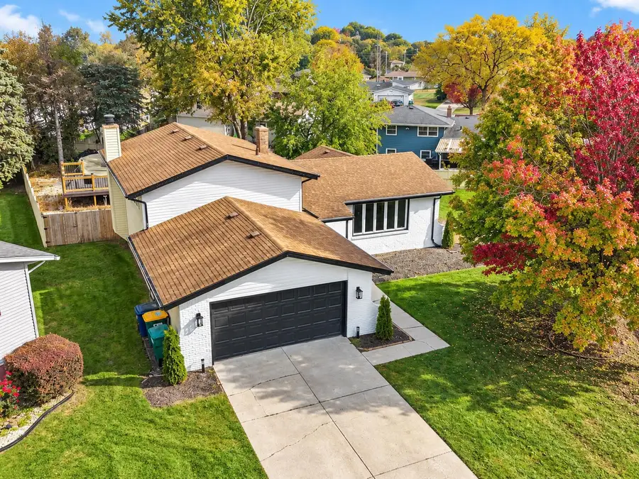 9123 Crestwood Court, Munster, IN 46321 - #2