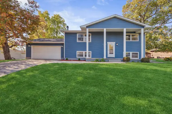 249 Lakeland Drive, Lowell, IN 46356