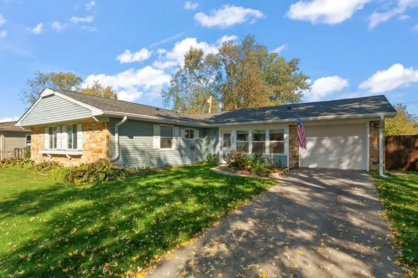 395 Greendale Drive, Valparaiso, IN 46385
