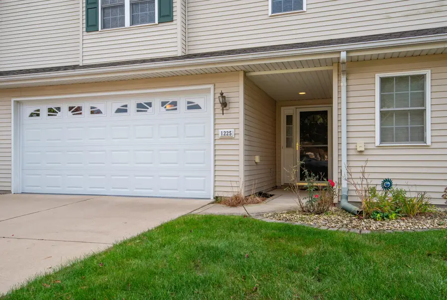 1225 W 95th Avenue, Crown Point, IN 46307 - #2