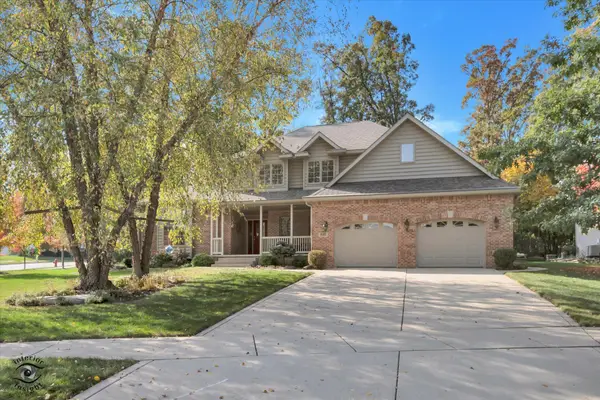 895 Quinlan Court, Crown Point, IN 46307