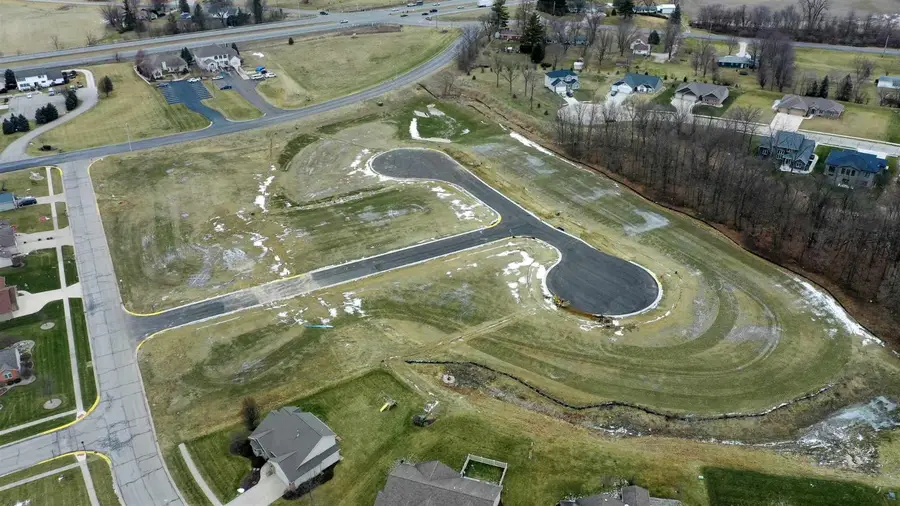 320 N Sweet Briar Court, Columbia City, IN 46725 - Image #2