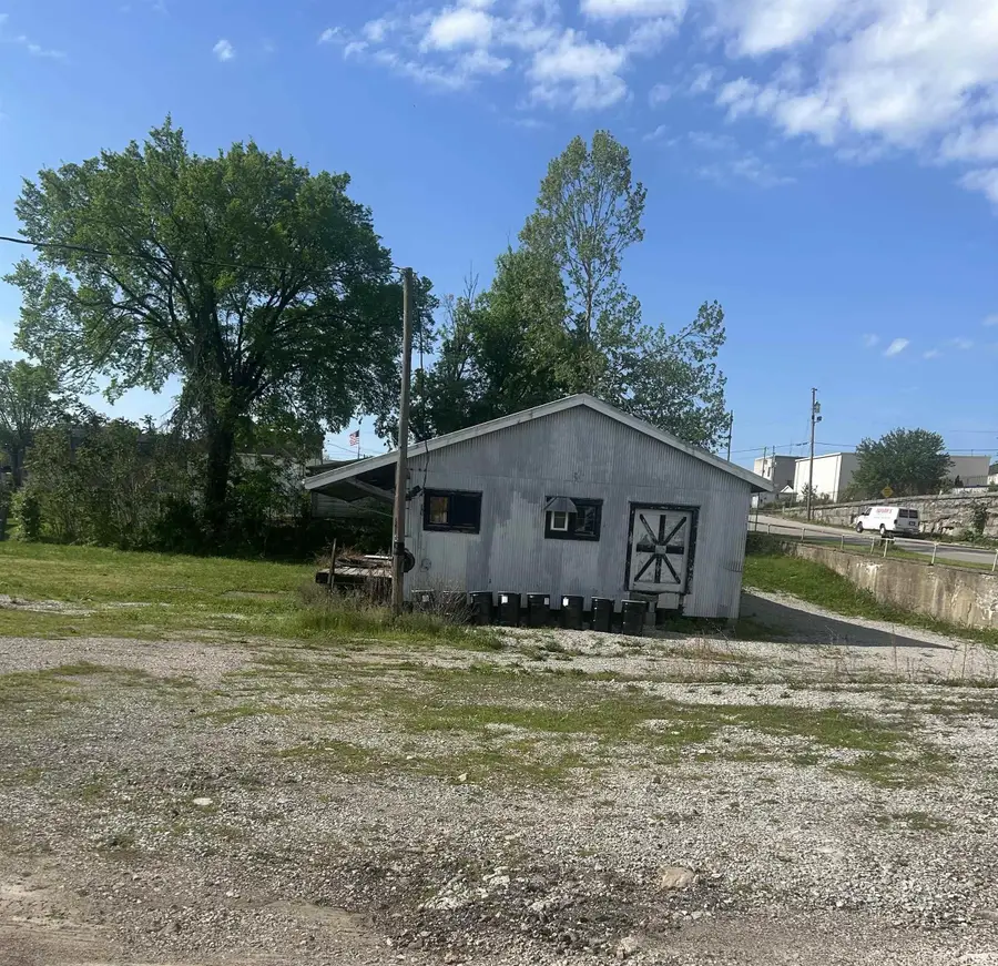 1018 J Street, Bedford, IN 47421 - Image #3