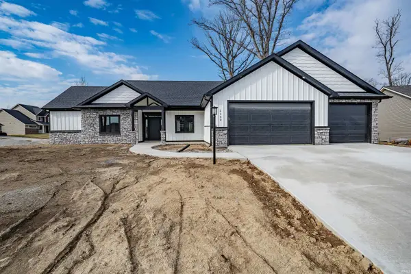 8204 Shady Lake Drive, Fort Wayne, IN 46804