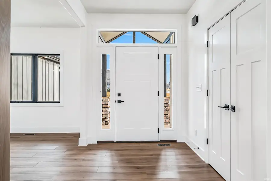 8204 Shady Lake Drive, Fort Wayne, IN 46804 - Image #3