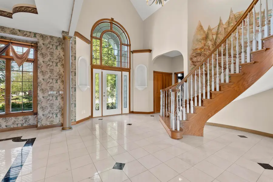 11929 Crossway Drive, Fort Wayne, IN 46804 - Image #2