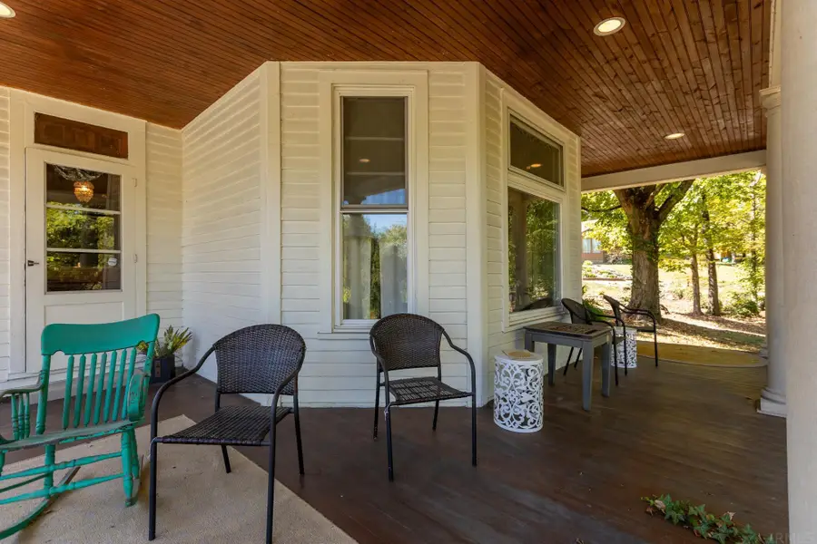 330 Hawthorne Drive, Bedford, IN 47421 - Image #3