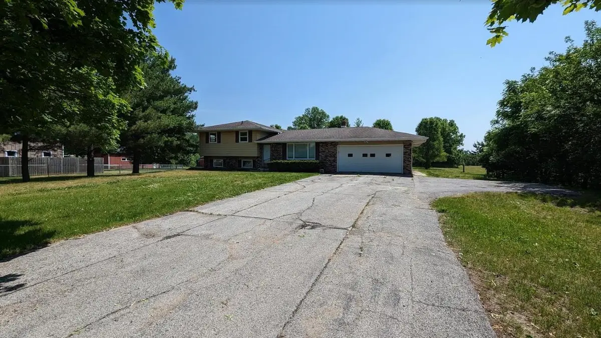 55540 Fir Road, Mishawaka, IN 46545 - Image #1