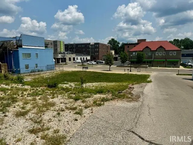 424 S Walnut Street, Bloomington, IN 47401 - Image #2