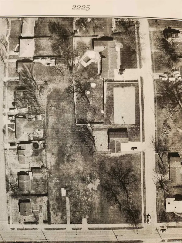 2225 Mckinnie Avenue, Fort Wayne, IN 46806