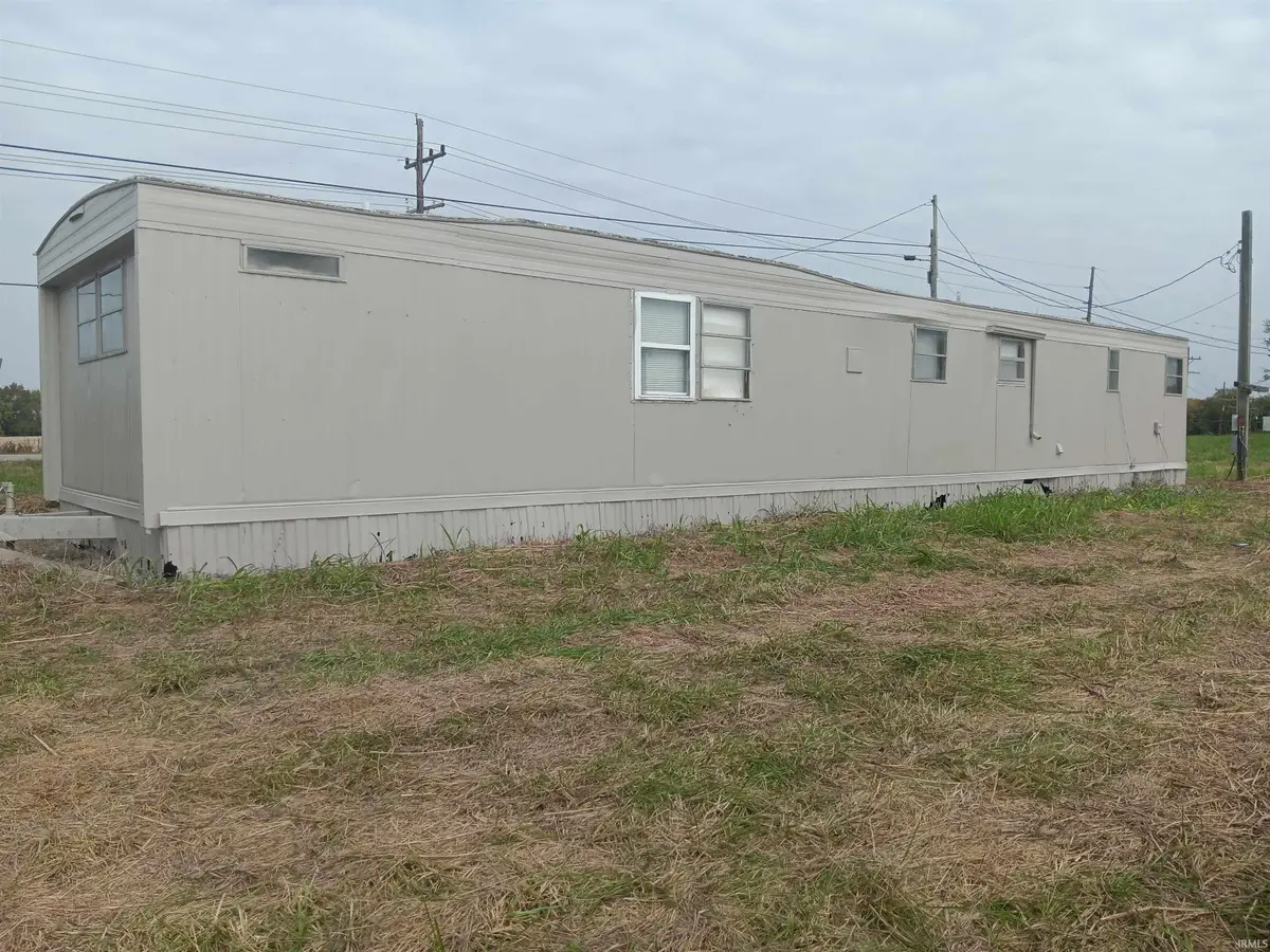 4785 E Wheatland Road, Vincennes, IN 47591 - Image #1