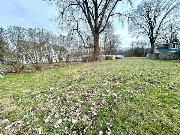 71 W Riverside Dr., Peru, IN 46970