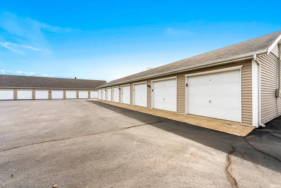 300 E Medusa Street #5D, Syracuse, IN 46567 - Image #2