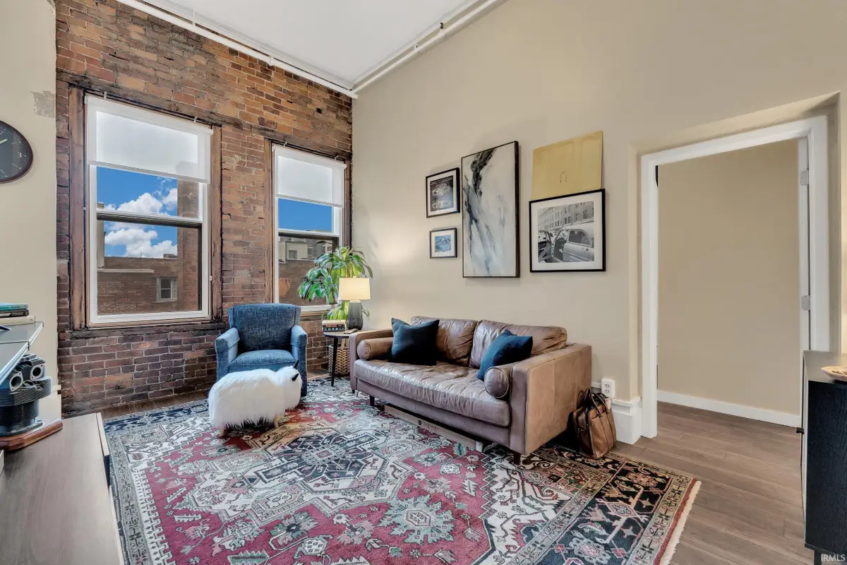 112 W Washington Boulevard #422, Fort Wayne, IN 46802 - Image #1