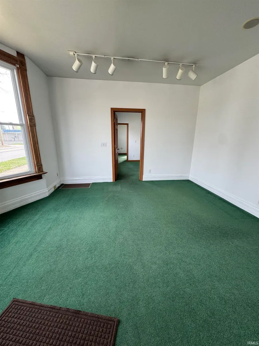 302 E Winona Avenue, Warsaw, IN 46580 - Image #2