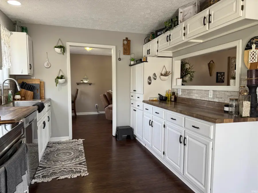 365 E Boyd Lane, Bedford, IN 47421 - Image #2