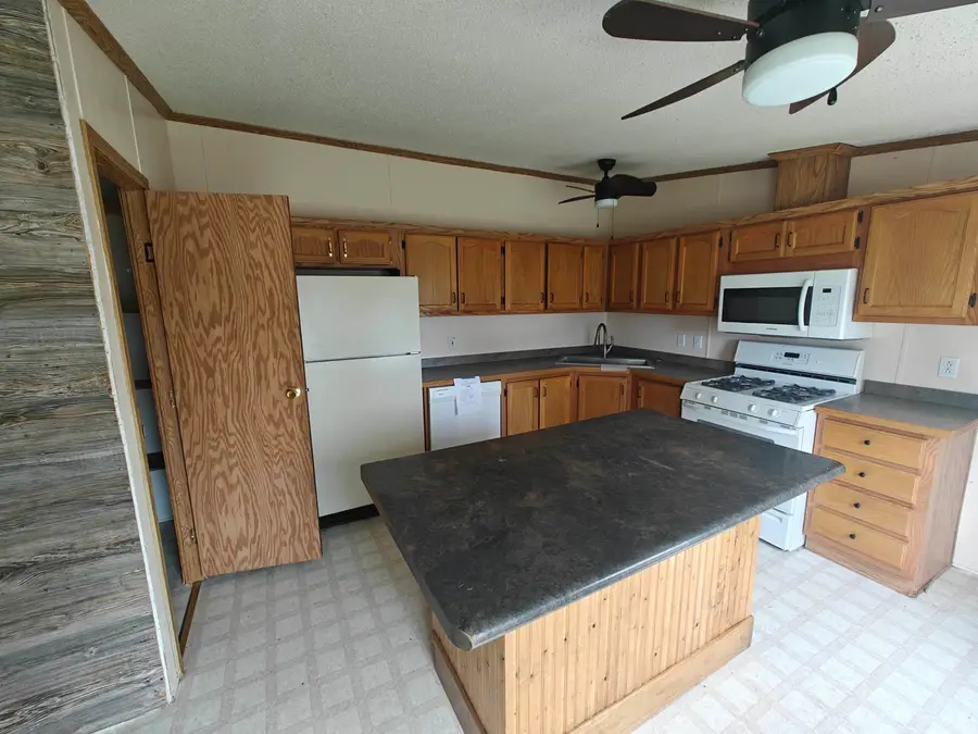 78 Ems B6 Lane, Leesburg, IN 46538 - Image #3