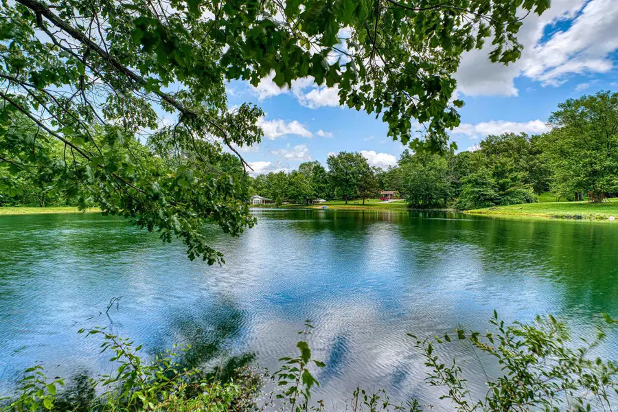 9727 Petersburg Road, Evansville, IN 47725 - Image #2