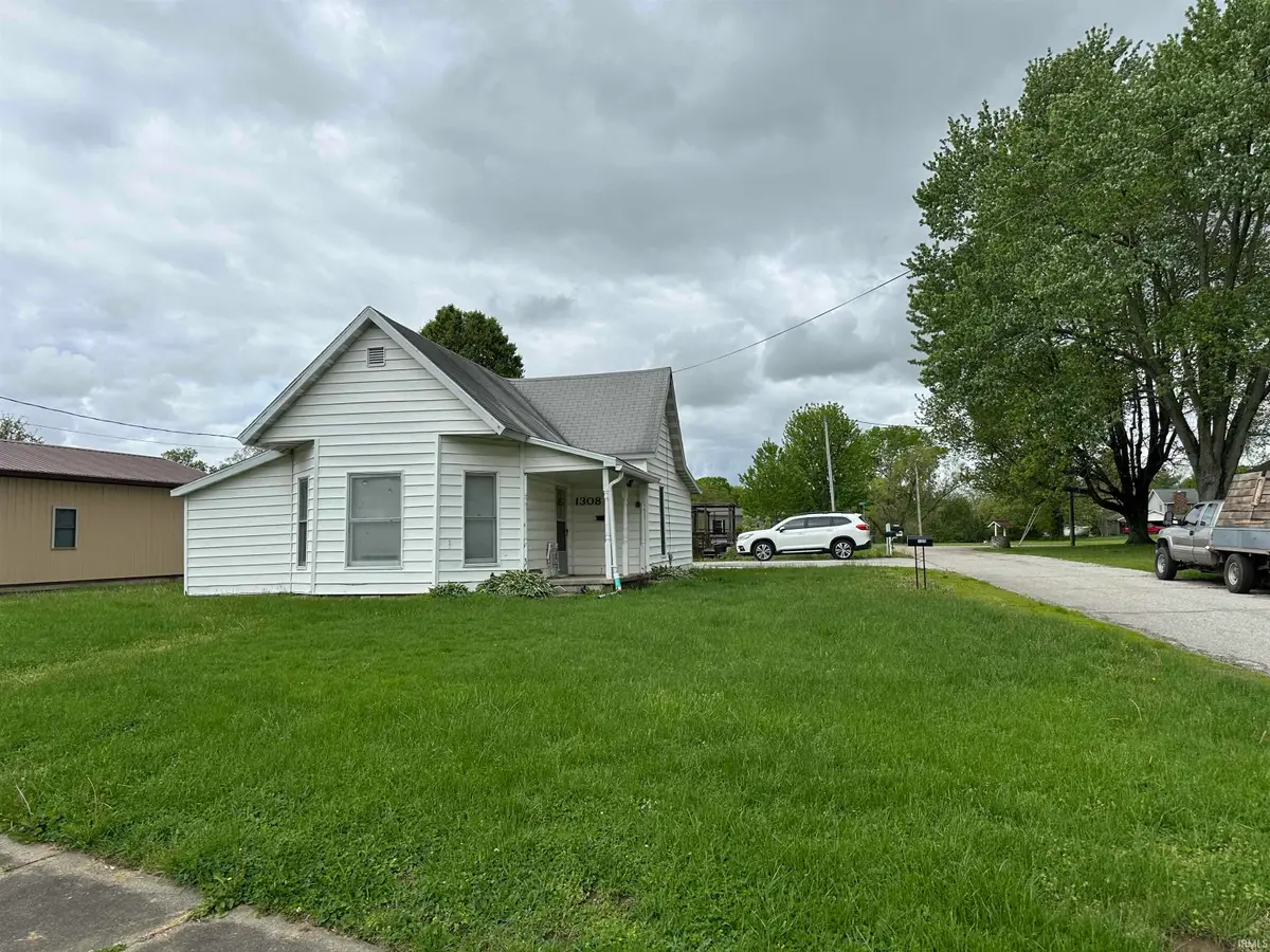 1308 S Seminary Street, Bloomfield, IN 47424 - Image #1