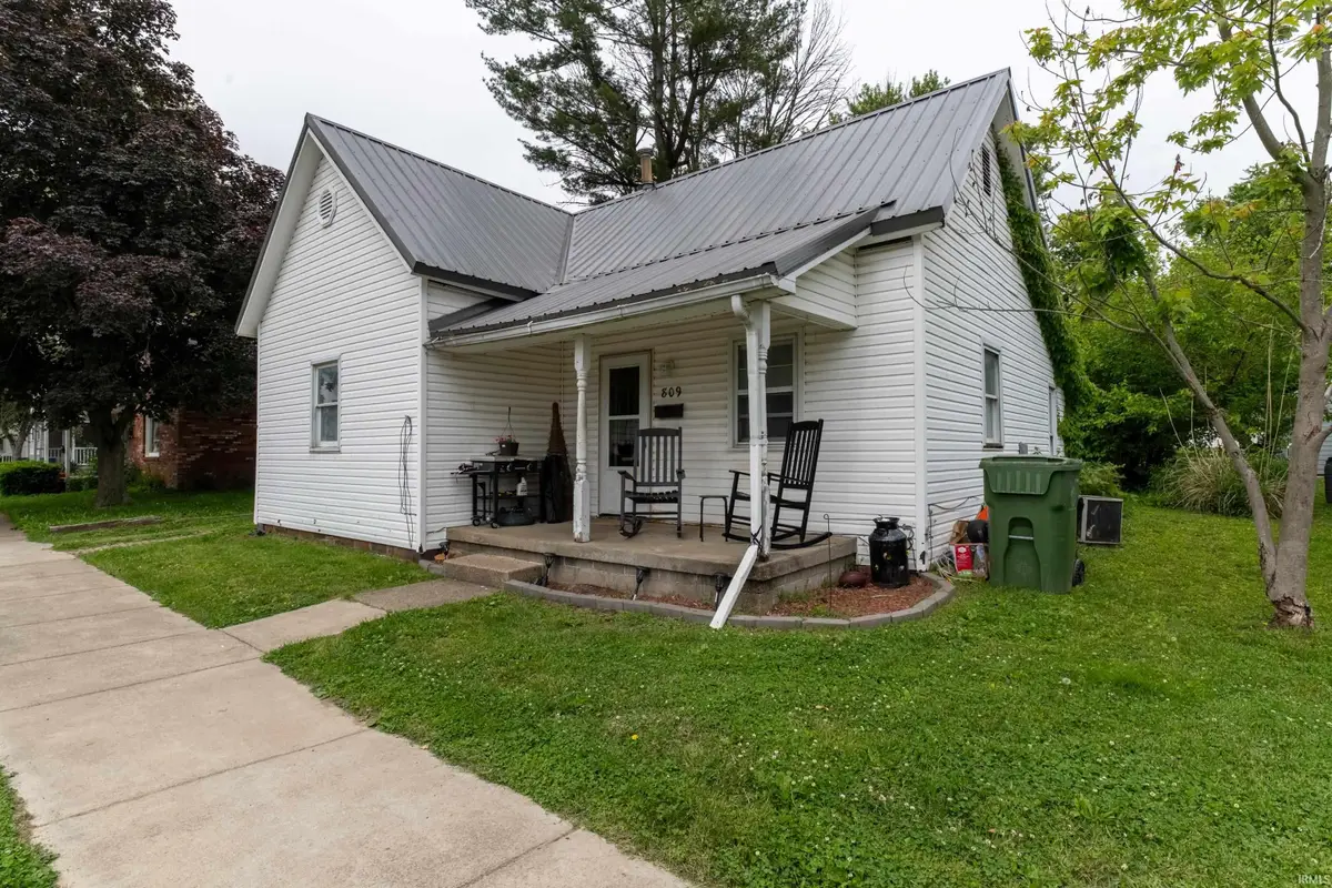 809 N Court Street, Sullivan, IN 47882 - Image #1